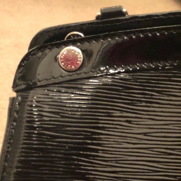 LOUIS Vuitton Electric Epi Brea MM - Picture 6 of 8